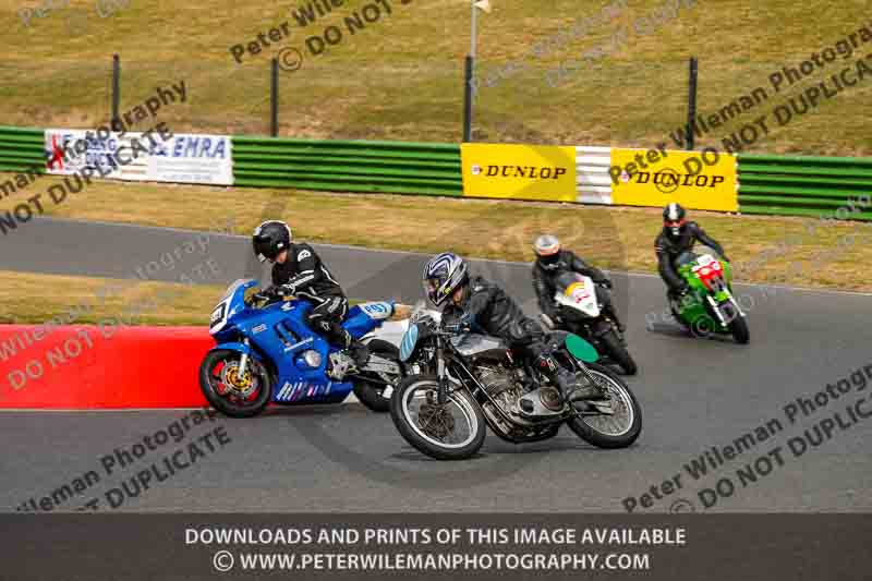 Vintage motorcycle club;eventdigitalimages;mallory park;mallory park trackday photographs;no limits trackdays;peter wileman photography;trackday digital images;trackday photos;vmcc festival 1000 bikes photographs
